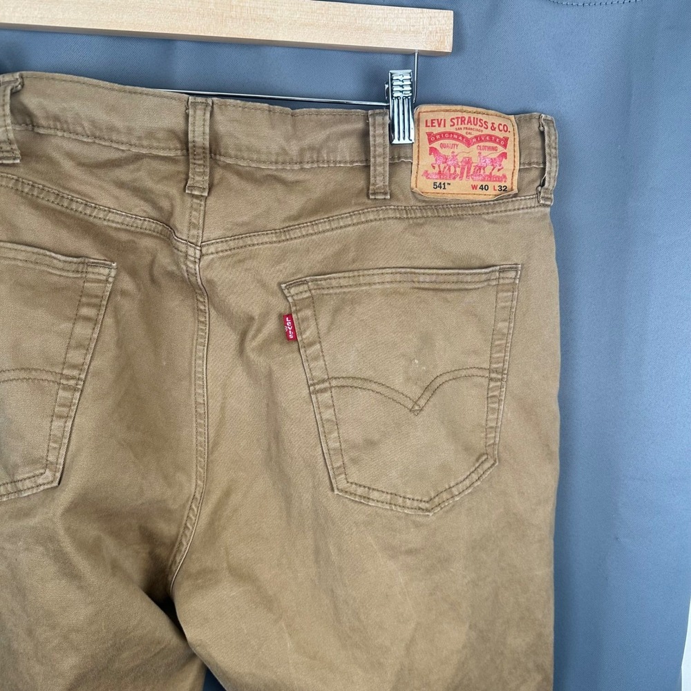 Levis 541 Athletic Taper Pants Mens 40x32 British Khaki Tan Chino Jeans - Picture 8 of 8